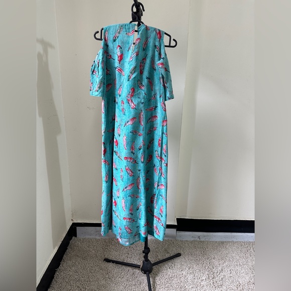 Long Kurti with pleated detail and shoulder cut out - Picture 2 of 5